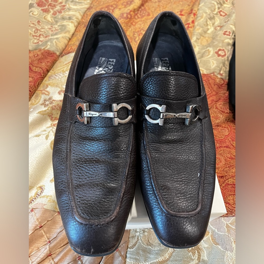 Authentic Ferragamo men’s brown leather loafers size 9.5